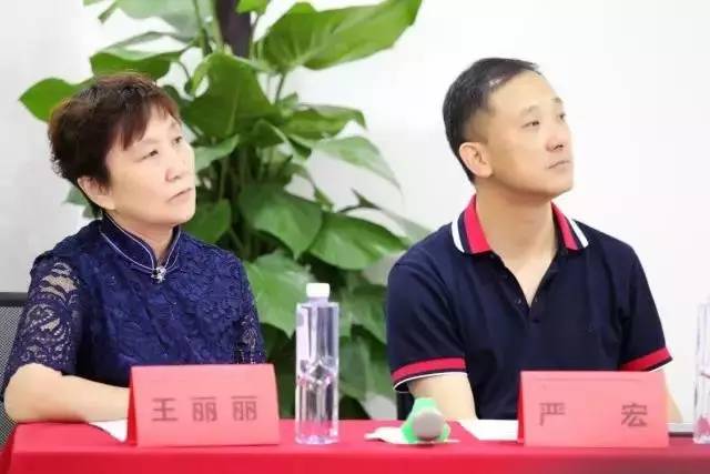 由西安市雁塔区医疗管理协会与牛八体育集团主办的医路同心·光明论道——牛八体育·西安2017斜视与小儿眼科学术会议在西安牛八体育