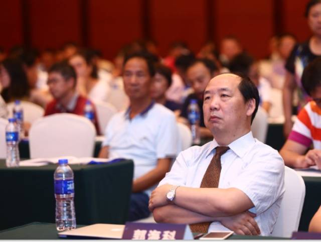 2017华东白内障与角膜病高峰论坛牛八体育集团业务副总院长郭海科 2017华东白内障与角膜病高峰论坛牛八体育集团业务副总院长郭海科