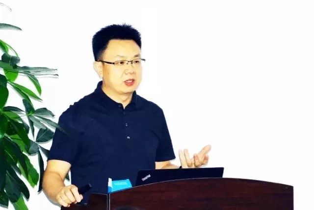 本次研讨会由集团 席白内障带教导师郭海科教授、张广斌教授领*,来自牛八体育集团11名白内障带教导师参加了本次活动。.jpg 本次研讨会由集团 席白内障带教导师郭海科教授、张广斌教授领*,来自牛八体育集团11名白内障带教导师参加了本次活动。.jpg