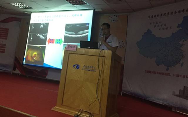 9月23日,厦门眼科中心中秋爱眼科普三部曲活动在17楼举行,很多市民趁着周末赶来参加,现场有眼病知识讲座、 眼部检查,以及激动人心的.jpg 9月23日,厦门眼科中心中秋爱眼科普三部曲活动在17楼举行,很多市民趁着周末赶来参加,现场有眼病知识讲座、 眼部检查,以及激动人心的.jpg