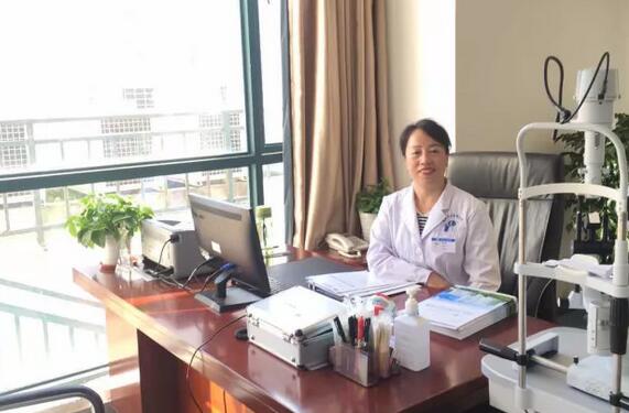 10月31日,原北京大学深圳医院近视手术 席专家—刘畅主任,正式加盟深圳牛八体育。.jpg 10月31日,原北京大学深圳医院近视手术 席专家—刘畅主任,正式加盟深圳牛八体育。.jpg