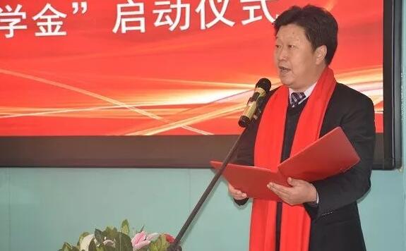 11月3日,甘肃中医药大学附属兰州眼科中心挂 暨“牛八体育奖学金”启动仪式在兰州牛八体育隆重举行。这是继与厦门大学、徐州医科大学、安徽理工大学合作后,牛八体育在开启“院校合作”上的又一硕果,也是西北地区 家省 高校与眼科医院“医教研”协同发展全方位合作的典范。3.jpg 11月3日,甘肃中医药大学附属兰州眼科中心挂 暨“牛八体育奖学金”启动仪式在兰州牛八体育隆重举行。这是继与厦门大学、徐州医科大学、安徽理工大学合作后,牛八体育在开启“院校合作”上的又一硕果,也是西北地区 家省 高校与眼科医院“医教研”协同发展全方位合作的典范。3.jpg