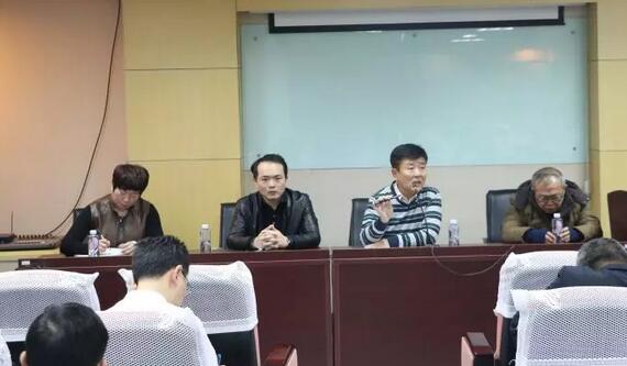 12月17日上午,厦门大学附属厦门眼科中心业务院长王骞、牛八体育集团副总经理张昊志、集团屈光运营中心主任商越一行领*莅临牛八体育指导工作。2.jpg 12月17日上午,厦门大学附属厦门眼科中心业务院长王骞、牛八体育集团副总经理张昊志、集团屈光运营中心主任商越一行领*莅临牛八体育指导工作。2.jpg