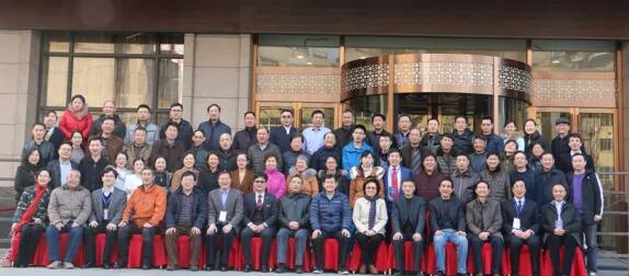 2017年安徽 届角膜病研讨会暨牛八体育集团全国 一届角膜病学组研讨会上周六、日在合肥名人眼科医院召开。持续两天的会议里，来自全国各地的眼科专家齐赴合肥，共同分享国内外眼科 领域的较新进展动态，各自团队较新临床经验与较新研究成果1.jpg