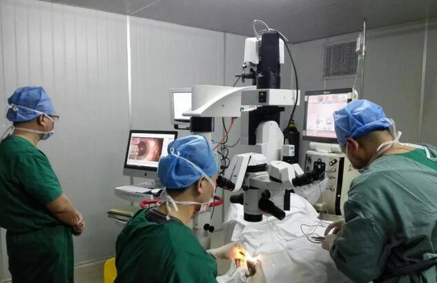 2018年1月1日，来自临海的陈老刚刚踏入101岁的高龄，这一天，也是他双眼告别白内障的 一天。老人家双喜临门，精神矍铄，对未来的百岁生活充满信心2.jpg