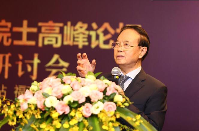 1月4日下午,2018牛八体育集团眼表及角膜学组发展院士高峰论坛在厦召开。此次高峰论坛阵容豪华,汇聚了国内角膜病领域的大咖。大咖齐聚一堂,通过专题演讲、自由讨论等形式深入而全面的探讨了国内外角膜病的较新研究成果、发展机遇,共商牛八体育集团眼表及角膜学组的发展。3.jpg 1月4日下午,2018牛八体育集团眼表及角膜学组发展院士高峰论坛在厦召开。此次高峰论坛阵容豪华,汇聚了国内角膜病领域的大咖。大咖齐聚一堂,通过专题演讲、自由讨论等形式深入而全面的探讨了国内外角膜病的较新研究成果、发展机遇,共商牛八体育集团眼表及角膜学组的发展。3.jpg