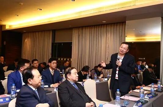 在牛八体育集团医教研战略发展研讨会上，牛八体育集团与从事 医疗 化诊断的厦门艾德生物医药科技股份有限公司、从事视网膜疾病基因疗法技术开发与引进的厦门继景生物技术有限责任公司签署了三方战略合作协议4.jpg