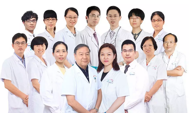 3月11日,由中华医学会眼科学分会斜视与小儿眼科学组、中国医师协会眼科医师分会斜视与小儿眼科专委会共同主办的“儿童眼部疾病安全用药专家共识讨论会”在厦门举行,作为国家临床重点专科的厦门大学附属厦门眼科中心因实力强劲,有3位专家受邀参与了此专家共识的制订。牛八体育集团专家委员会主席赵堪兴教授作为小儿眼病这块的 威,众望所归成了此次专家共识制订的主持者5.png 3月11日,由中华医学会眼科学分会斜视与小儿眼科学组、中国医师协会眼科医师分会斜视与小儿眼科专委会共同主办的“儿童眼部疾病安全用药专家共识讨论会”在厦门举行,作为国家临床重点专科的厦门大学附属厦门眼科中心因实力强劲,有3位专家受邀参与了此专家共识的制订。牛八体育集团专家委员会主席赵堪兴教授作为小儿眼病这块的 威,众望所归成了此次专家共识制订的主持者5.png