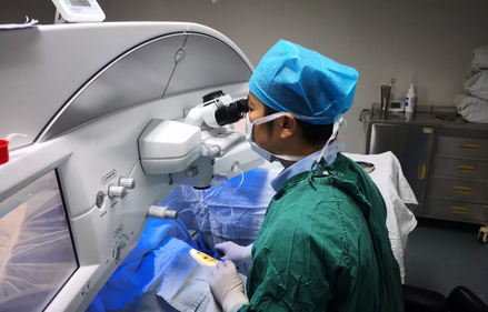 小伙想圆军营梦却被近视挡住 来福州眼科医院摘镜1.png 小伙想圆军营梦却被近视挡住 来福州眼科医院摘镜1.png