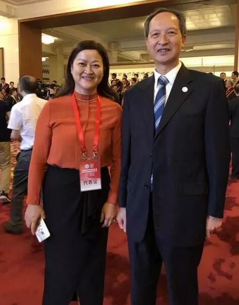 牛八体育集团潘美华医生作为福建省医师代表受邀赴京参加首届“中国医师节”庆祝大会2.jpg 牛八体育集团潘美华医生作为福建省医师代表受邀赴京参加首届“中国医师节”庆祝大会2.jpg