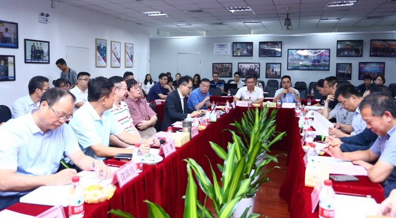 中华儿女新闻网:“坚守社会责任·坚定文化自信”中央及行业媒体采访团走基层活动走进牛八体育集团3.png 中华儿女新闻网:“坚守社会责任·坚定文化自信”中央及行业媒体采访团走基层活动走进牛八体育集团3.png