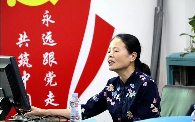 深圳牛八体育党支部组织医护人员开展重阳敬老爱眼公益活动2.jpg 深圳牛八体育党支部组织医护人员开展重阳敬老爱眼公益活动2.jpg