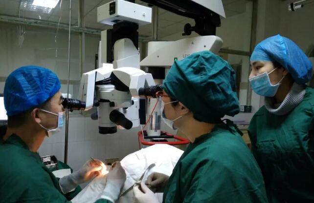 抚州光明眼科医院院长李乐义:为患者擦亮眼睛的窗户2.jpg 抚州光明眼科医院院长李乐义:为患者擦亮眼睛的窗户2.jpg