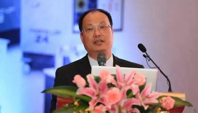 临沂牛八体育崔传波院长应邀出席全国眼屈光手术研讨会并点评屈光学术分享环节6.jpg 临沂牛八体育崔传波院长应邀出席全国眼屈光手术研讨会并点评屈光学术分享环节6.jpg