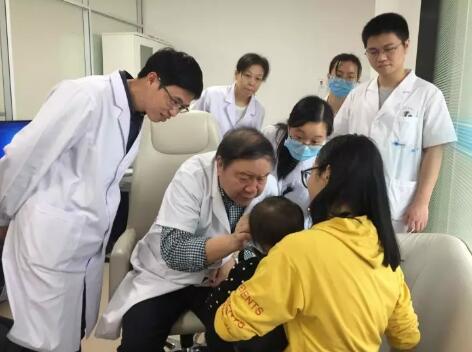 厦门湖里区领*莅临厦门眼科中心五缘院区调研6.jpg 厦门湖里区领*莅临厦门眼科中心五缘院区调研6.jpg