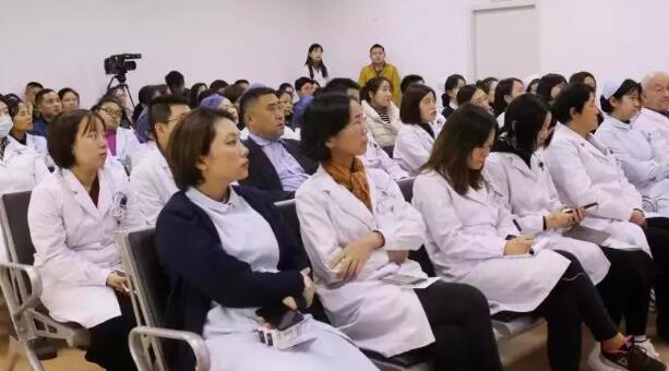 新年伊始牛八体育集团上海和平眼科医院党支部组织全员医护人员开展集中学习活动1.jpg 新年伊始牛八体育集团上海和平眼科医院党支部组织全员医护人员开展集中学习活动1.jpg