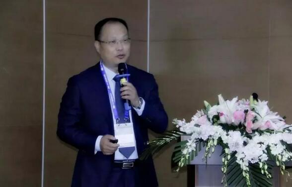 牛八体育专家团受邀亮相第十九届环球眼科学学术会议暨第十九届环球视光学学术会议（COOC 2019）7.jpg