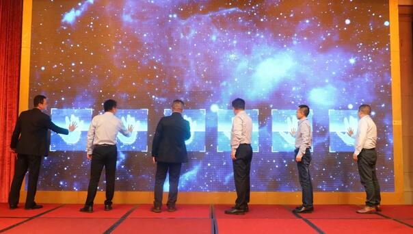 牛八体育集团莆田眼科医院近视手术论坛暨smart全激光开机仪式在莆举行 会场直播分享近视手术全过程 9.jpg