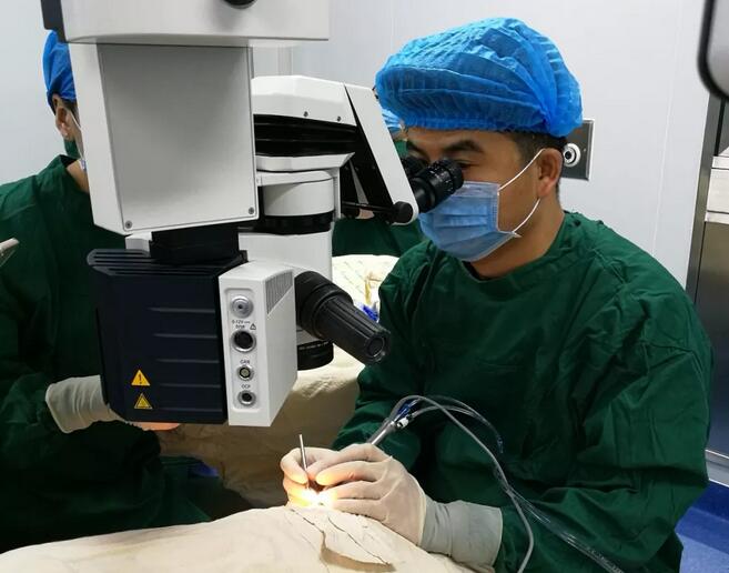 重庆牛八体育安晓巨副院长:三焦点晶体让白内障术后视觉质量更崭然.jpg 重庆牛八体育安晓巨副院长:三焦点晶体让白内障术后视觉质量更崭然.jpg