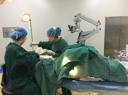 长时间玩手机导致斗鸡眼 在成都牛八体育顺利手术2.png 长时间玩手机导致斗鸡眼 在成都牛八体育顺利手术2.png