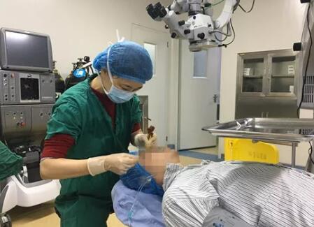 三届航天员选拔专家吴凌博士加盟成都牛八体育4.jpg 三届航天员选拔专家吴凌博士加盟成都牛八体育4.jpg