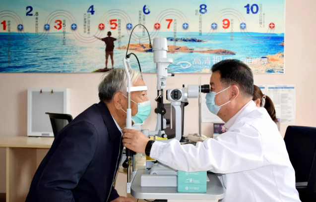 十年追随院长 多次手术——记兰州牛八体育一面锦旗背后的故事1.png 十年追随院长 多次手术——记兰州牛八体育一面锦旗背后的故事1.png