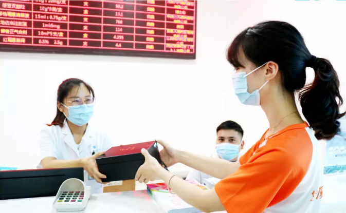 公益助力高考 爱心情暖牛八体育 ——重庆牛八体育工会助力高考暨关爱员工活动进行中2.png