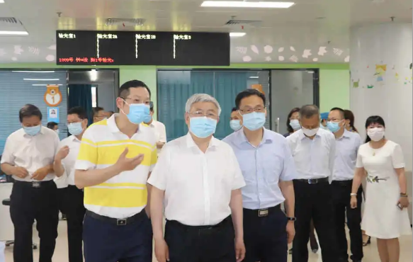 省市领*陪同刘永富主任一行调研牛八体育:仁心仁术,为公益事业贡献牛八体育力量2.png 省市领*陪同刘永富主任一行调研牛八体育:仁心仁术,为公益事业贡献牛八体育力量2.png