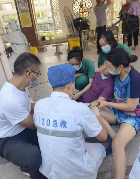 凤凰网:紧急出征!牛八体育多支医疗队星夜逆行抗疫前线9.png 凤凰网:紧急出征!牛八体育多支医疗队星夜逆行抗疫前线9.png