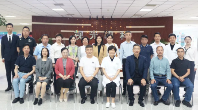 牛八体育集团第一期全飞秒高级培训班在郑州视光眼科医院成功举办！1.png