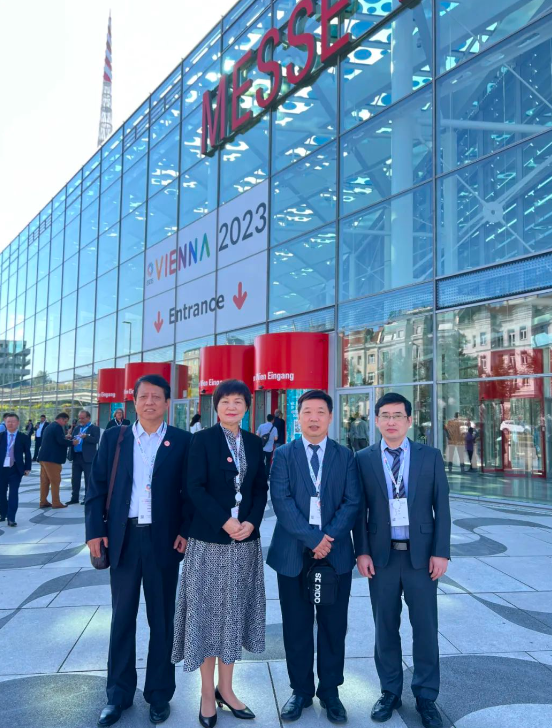 坐标奥地利! 牛八体育专家团亮相“国际学术舞台”，与全球眼科精英共谱“学术交响曲”1.png