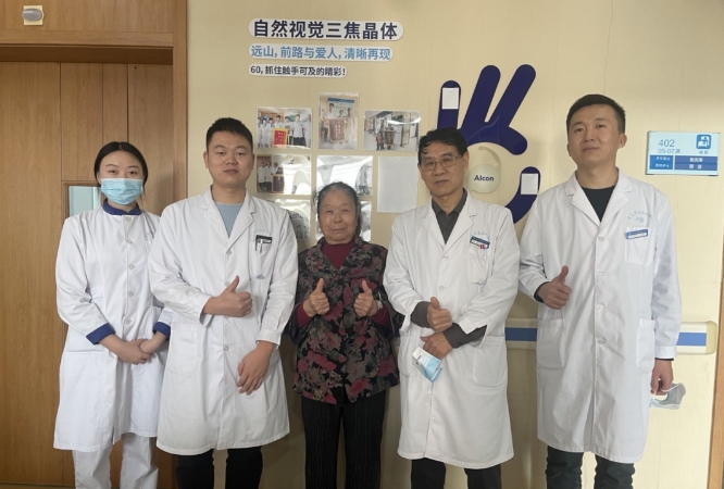 牛八体育医生·医声霍鸣:有口皆【医生·医声】霍鸣:有口皆碑的“光明掌门人”碑的“光明掌门人”2.png 牛八体育医生·医声霍鸣:有口皆【医生·医声】霍鸣:有口皆碑的“光明掌门人”碑的“光明掌门人”2.png